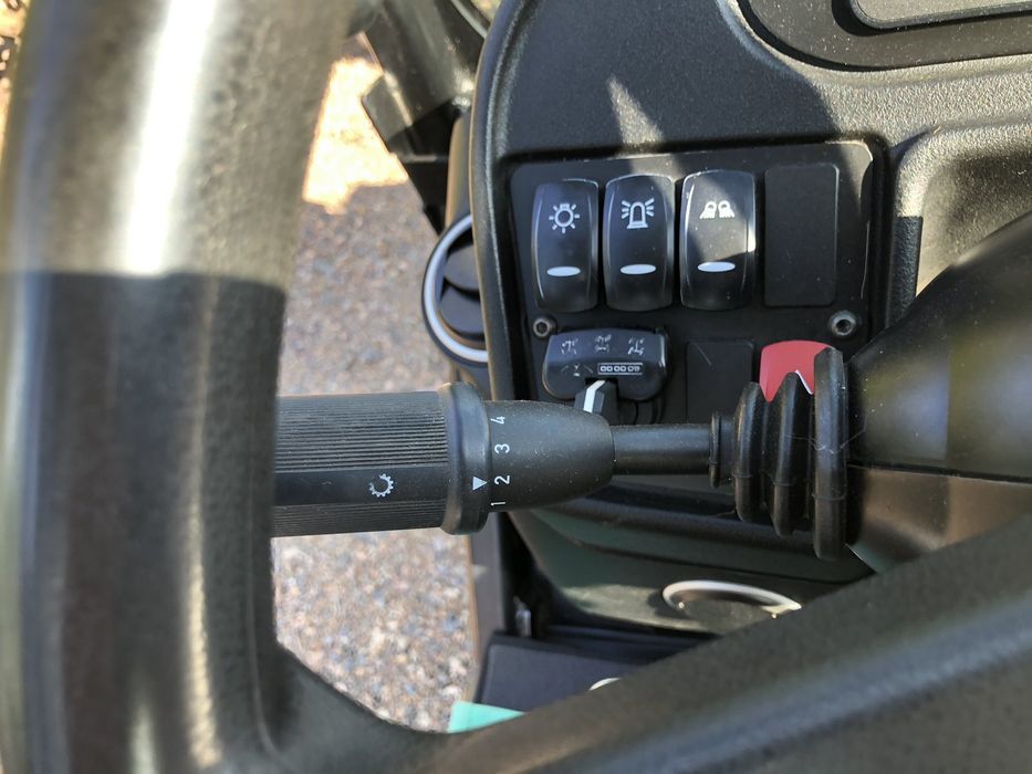 Навантажувач телескопічний JCB