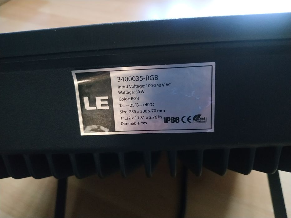 Kolorowa lampa LED RGB zewnętrzna 30W i 50W