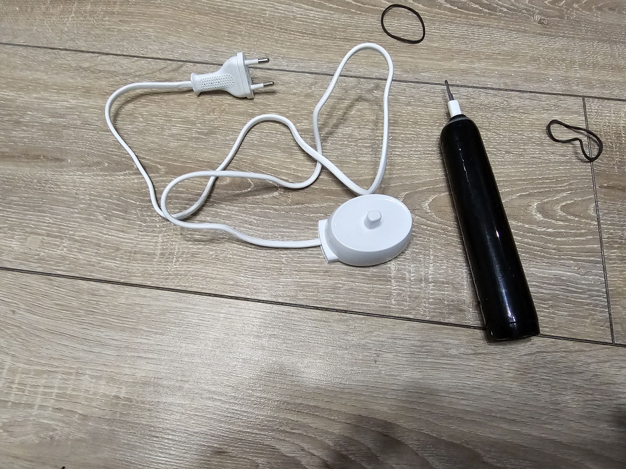 Електрична зубна щітка із зарядним Braun Oral-B Toothbrush Type 3772