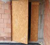 Drzwi wejściowe budowlane OSB 221x100 + element stały 40 cm 4 klucze