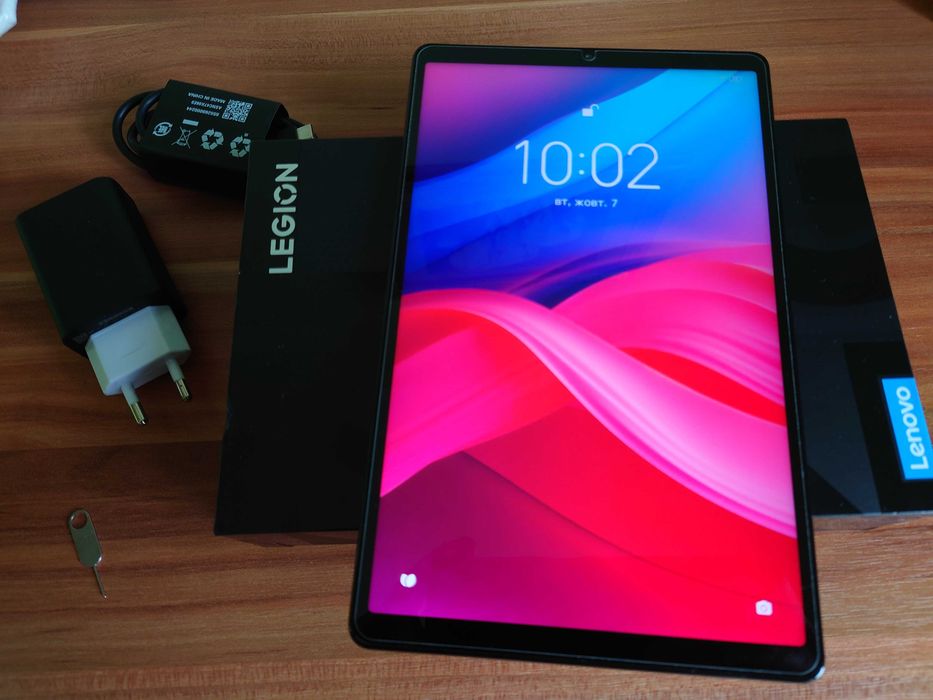 Ігровий компактний 8.8" планшет Lenovo Legion y700 2023 12/256