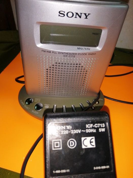 Vendo um Radio despertador Sony.