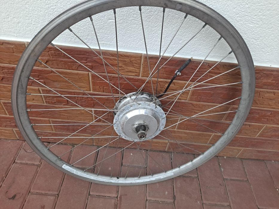 Kolo z silnikiem do roweru elektrycznego