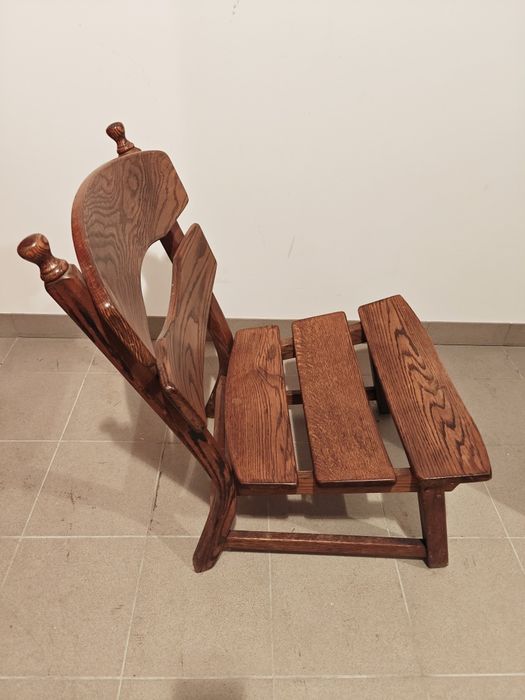 Fotel drewniany dębowy z podłokietnikiem i poduchami