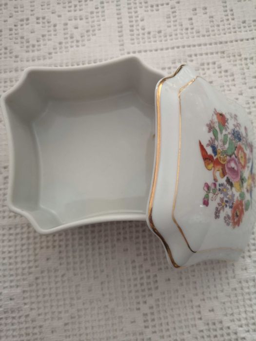 3 caixas de porcelana