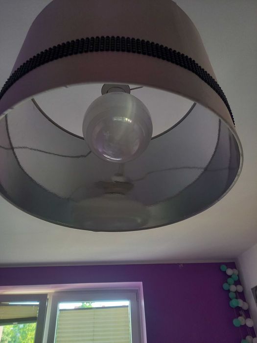 Lampa wisząca z żarówką