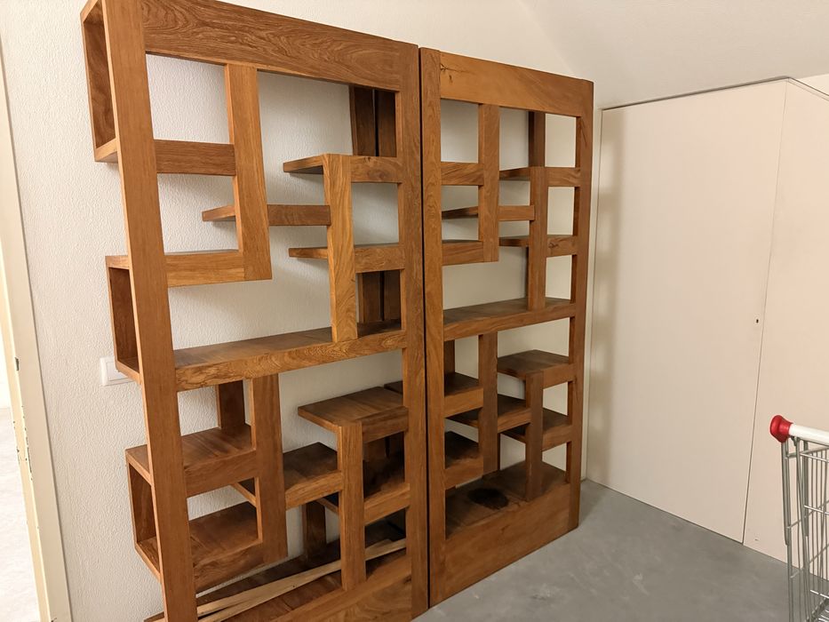 Estante decorativa design retro em madeira