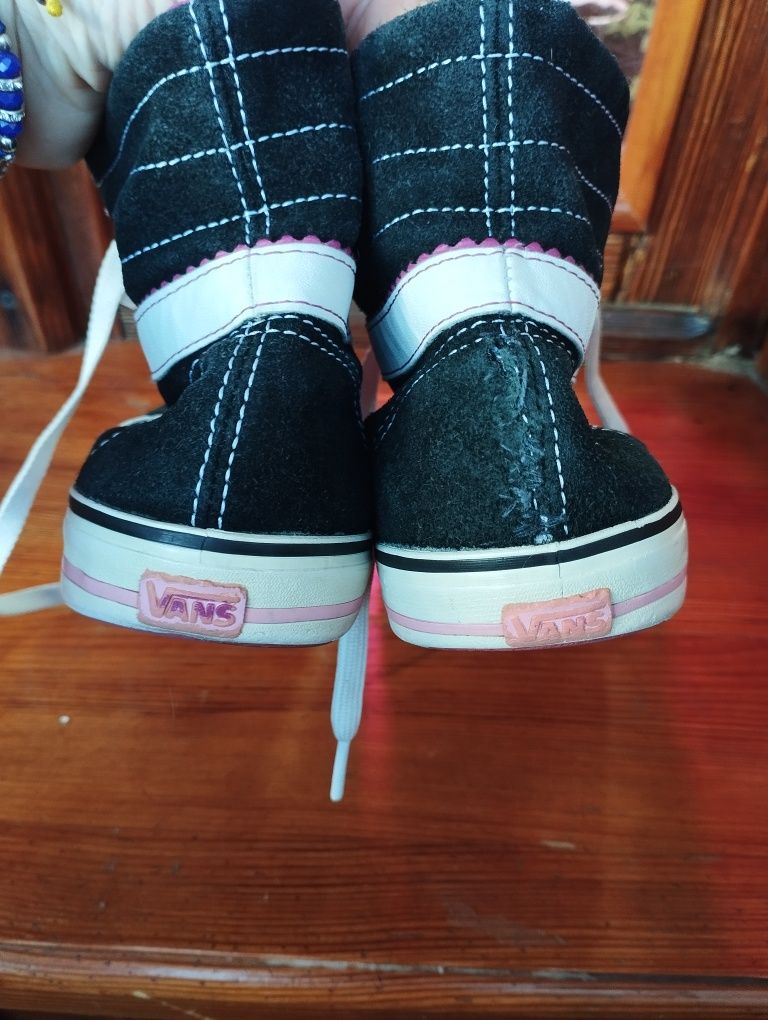 Продам кеды высокие vans