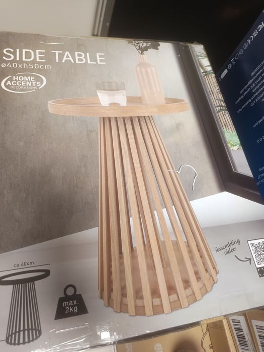 Stolik kawowy z lamelami