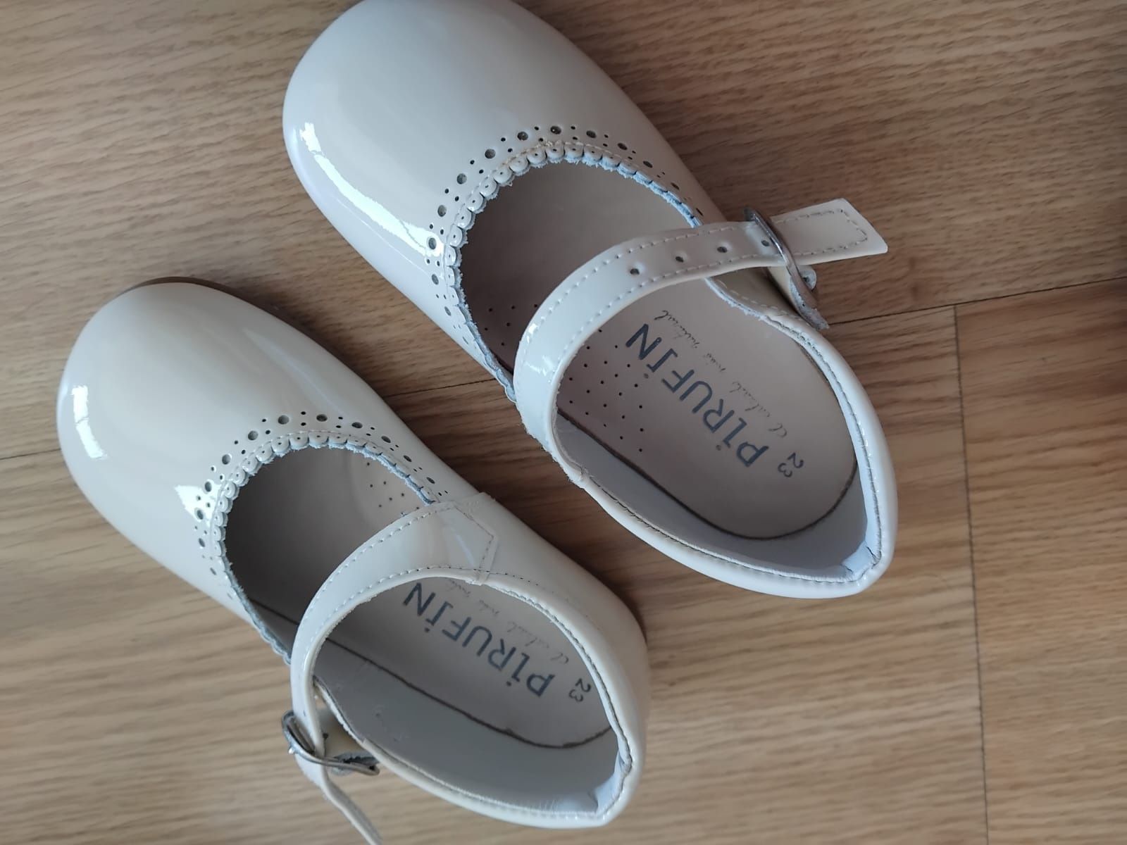 Par sapatos pirufin