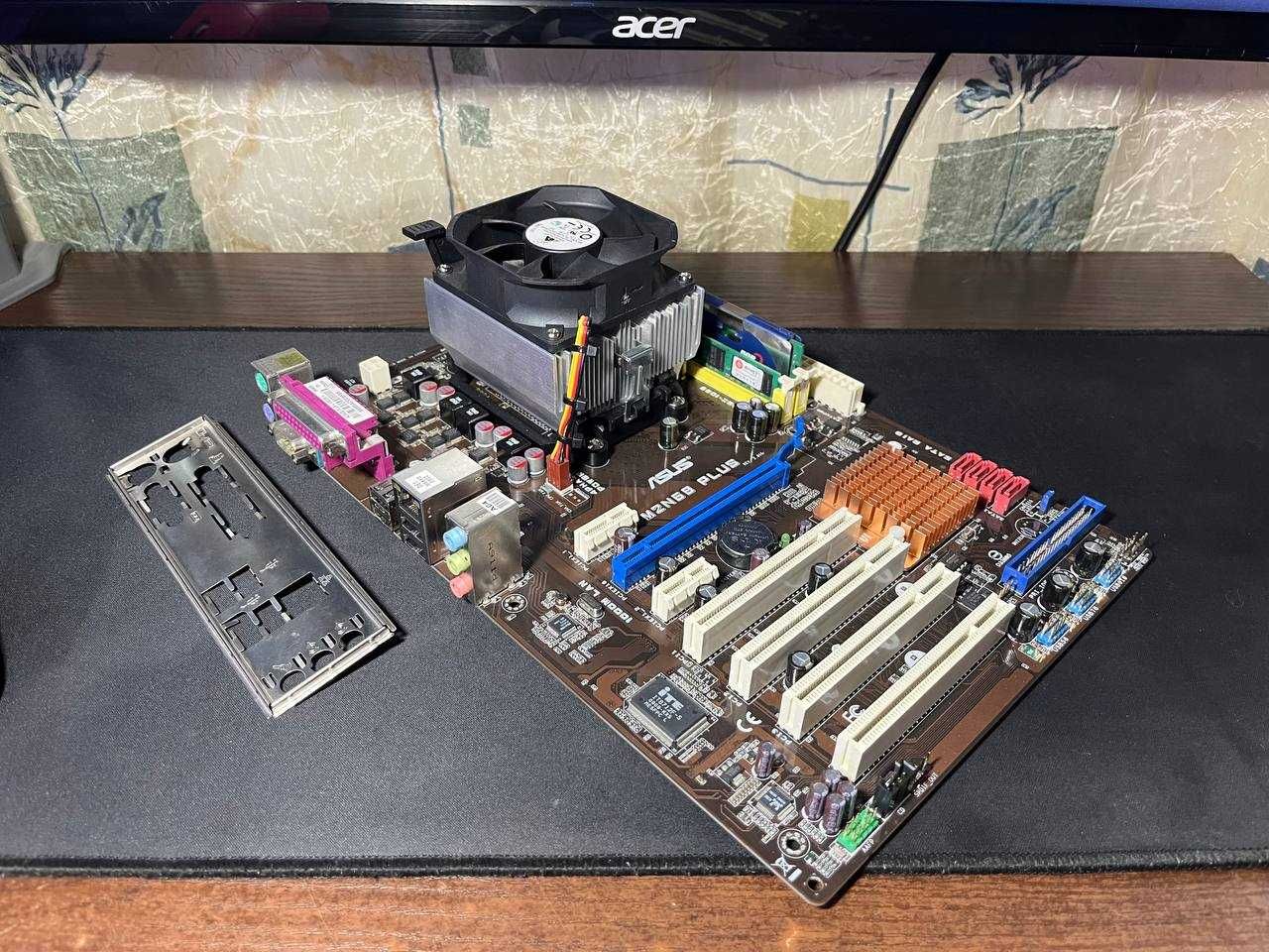 Комплект 2 ядра 4 гига Athlon 7750, 4gb ddr2 800Mhz, M2N68 Plus AM2+