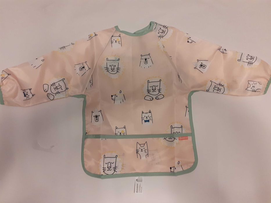 Badabulle Śliniak z rękawem w kolorze różowym