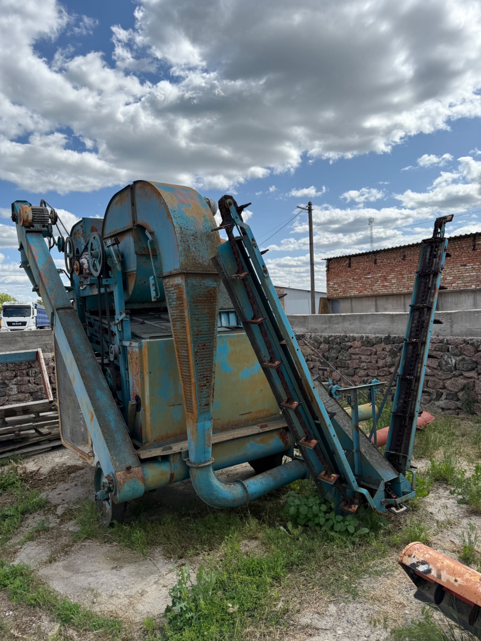 Продам зерноочищувач ОВС-25
