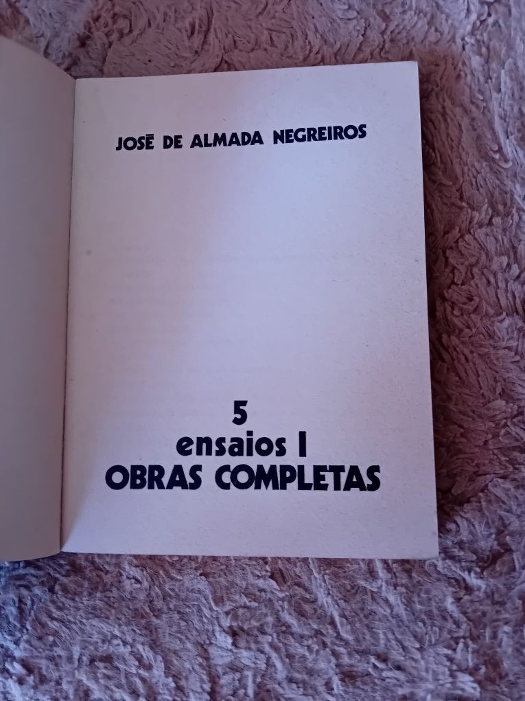 Livro José de Almada Negreiros 5 Ensaios