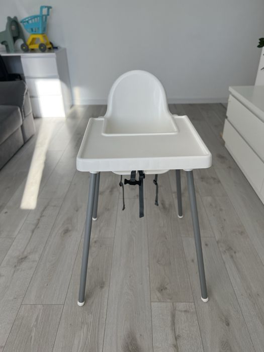 Кріселко для годування IKEA ANTILOP біле з ніжками