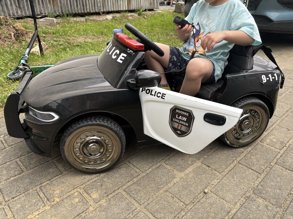 Auto na akumulator jak nowe