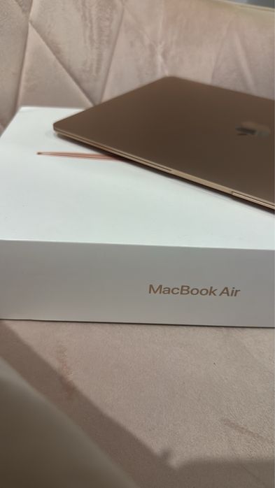 MacBook Air M1 8/256GB gold