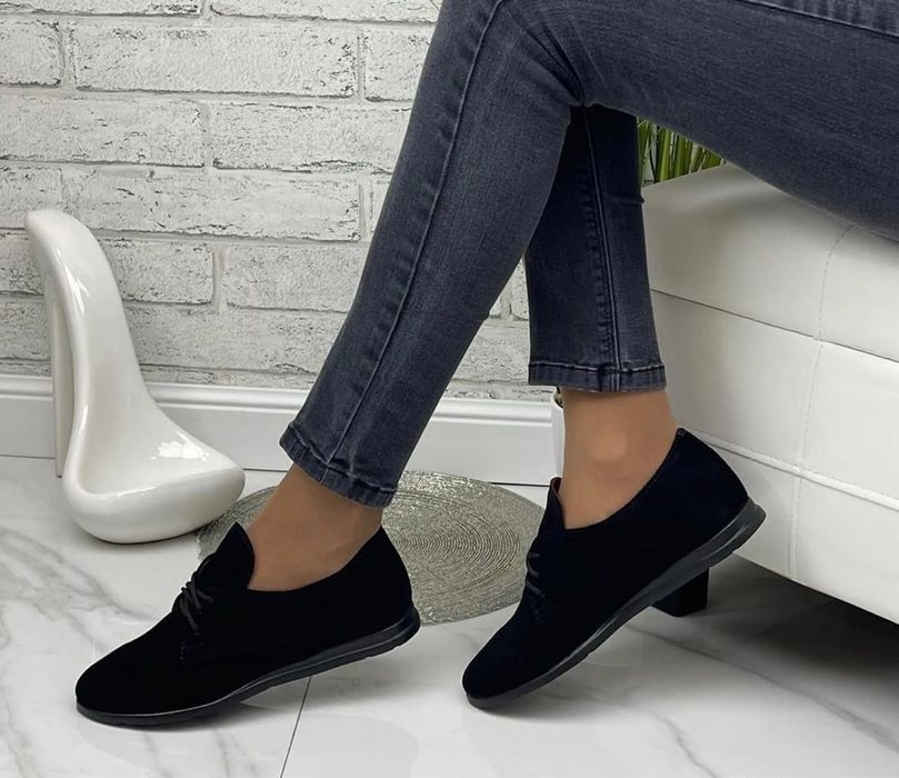 Жіночі туфлі оксфорди на низькій ході натуральна замша чорні