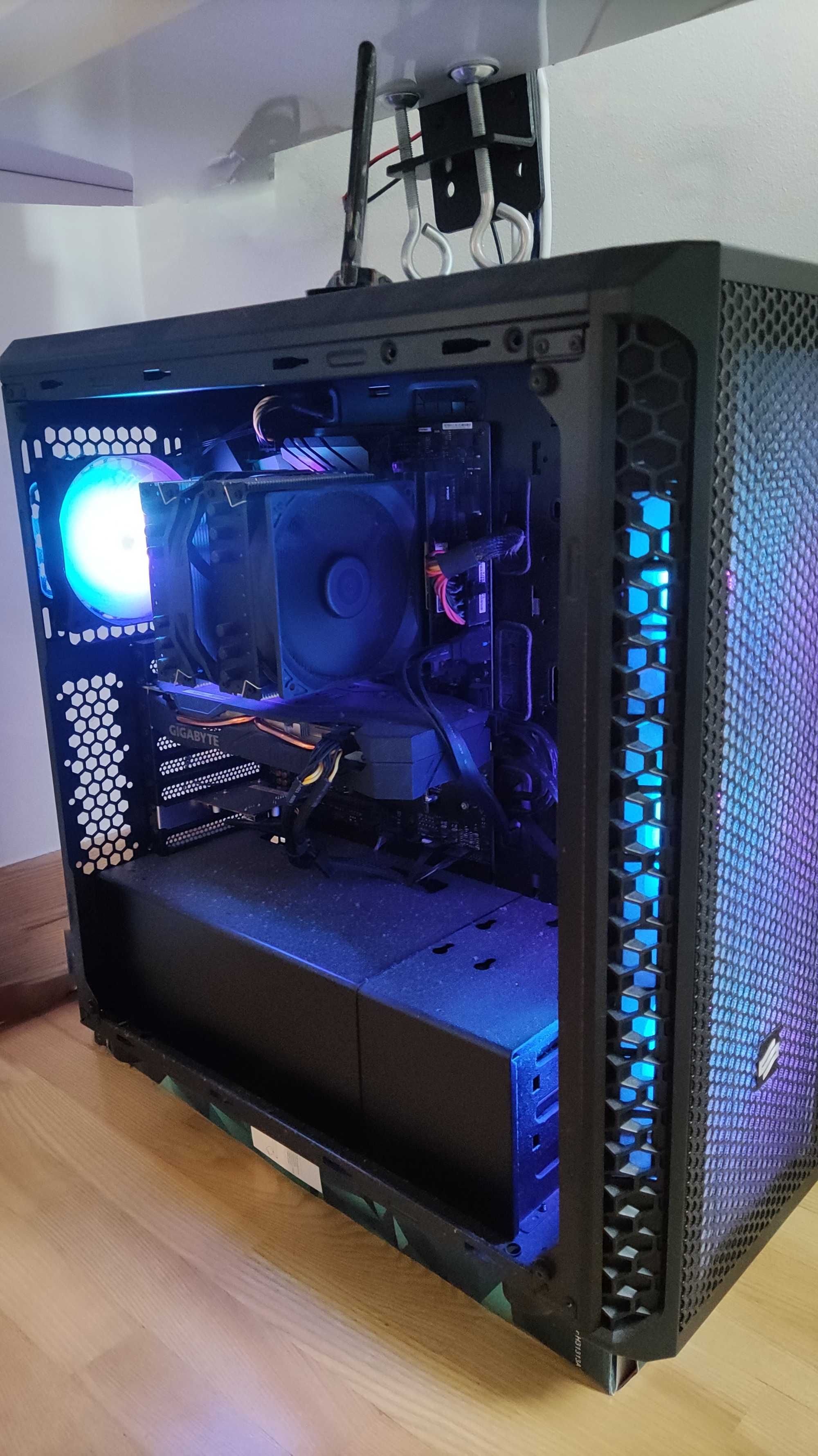 Komputer stacjonarny, AMD Ryzen 7 3800X, 64GB RAM i 3 dyski SSD po 1TB