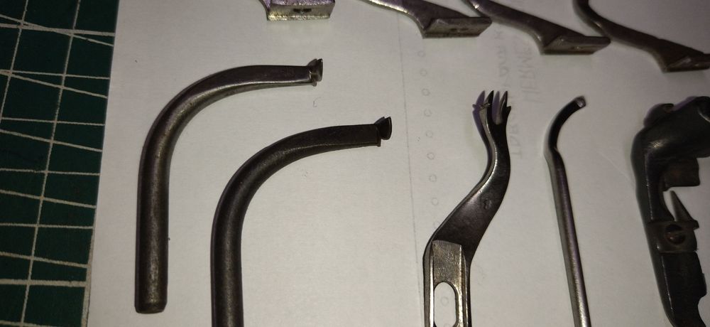 Петлители для оверлока и швейные машинки на запчасти