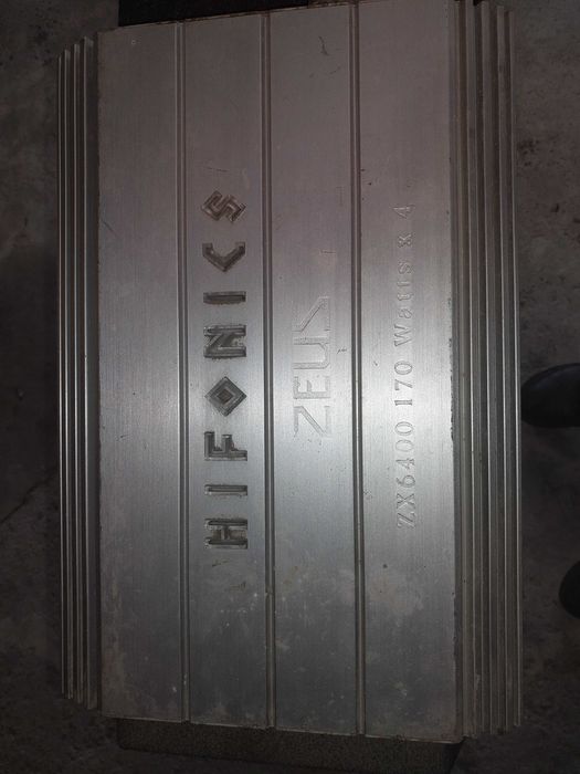 Wzmacniacz Hifonics Zeus ZX6400 razem z Tuba Basowa 500W