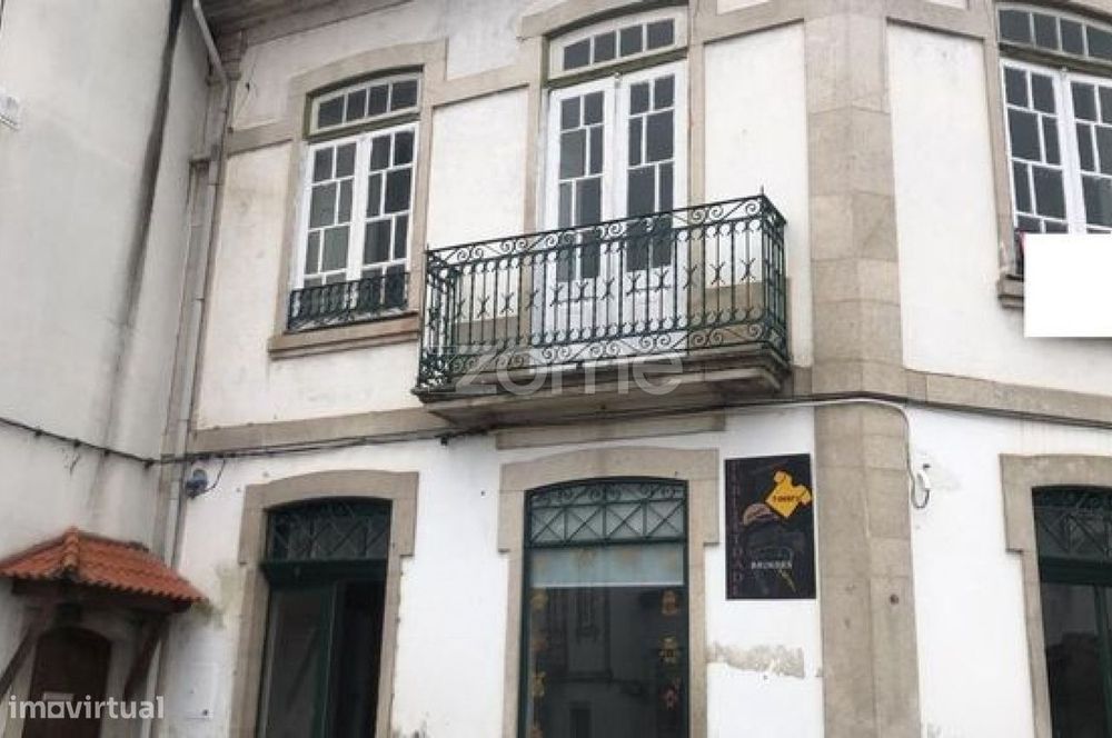 Prédio centenário no centro de Alijó