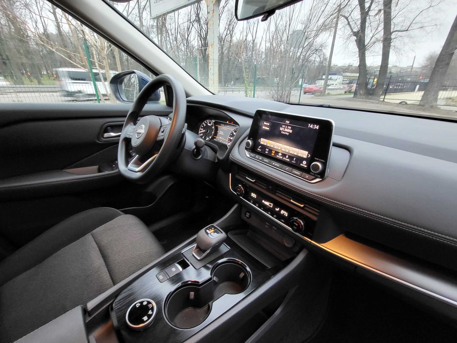 Ниссн Роуг- 24 год Без пробега