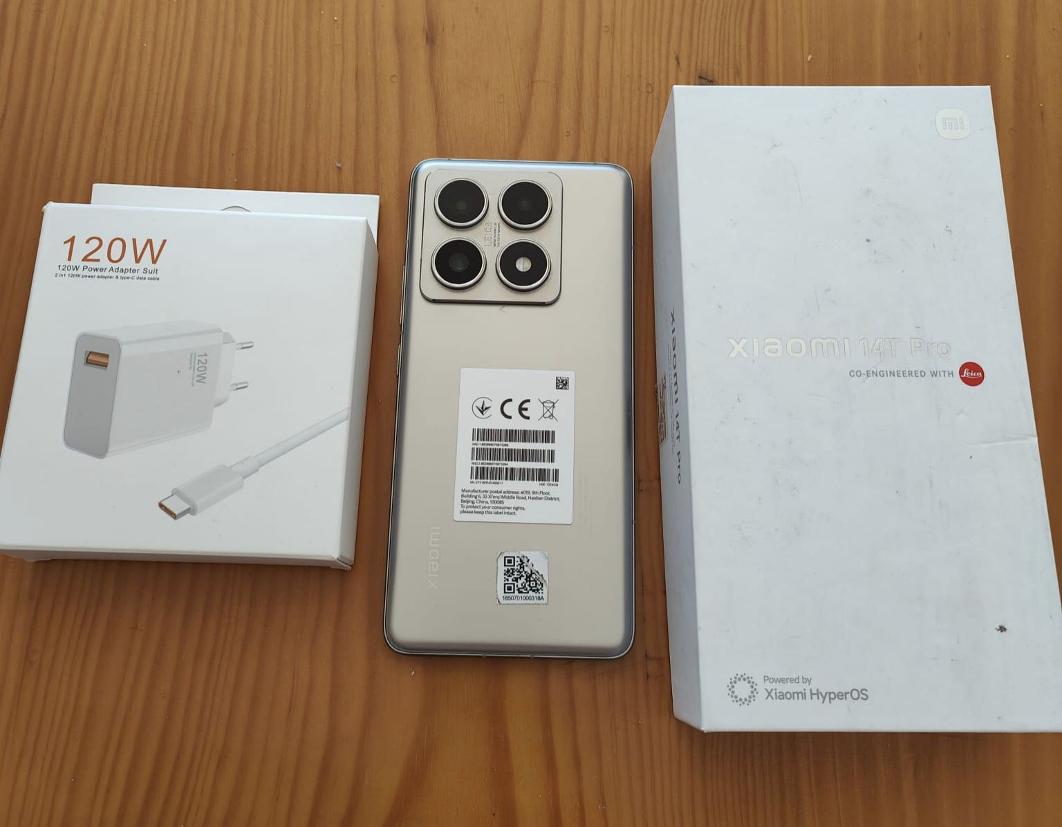 Vendo Xiaomi 14t pro de 1024 GB ainda com garantia  com carregador 120