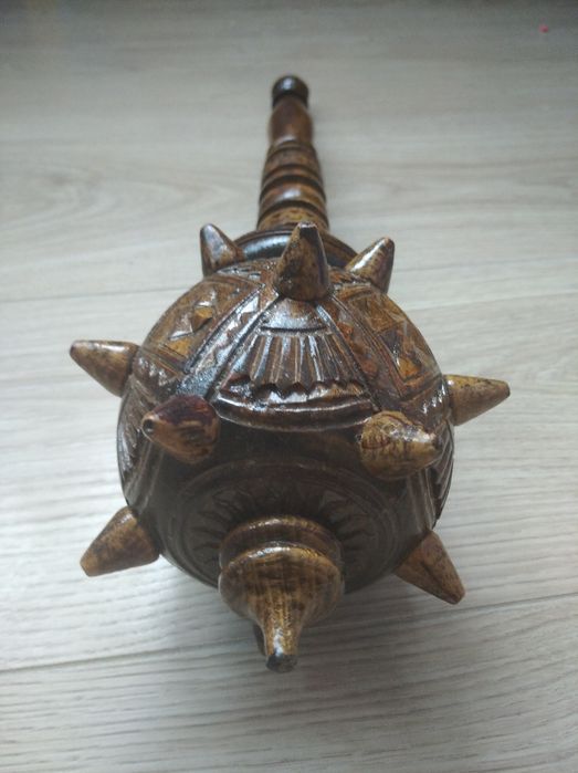 Резная деревянная булава