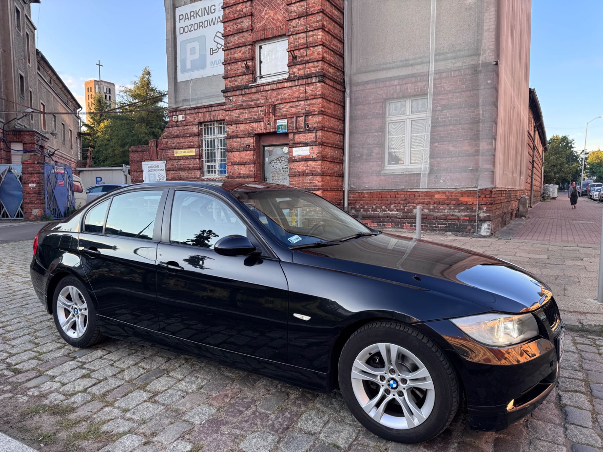 BMW E90 318i shadow line