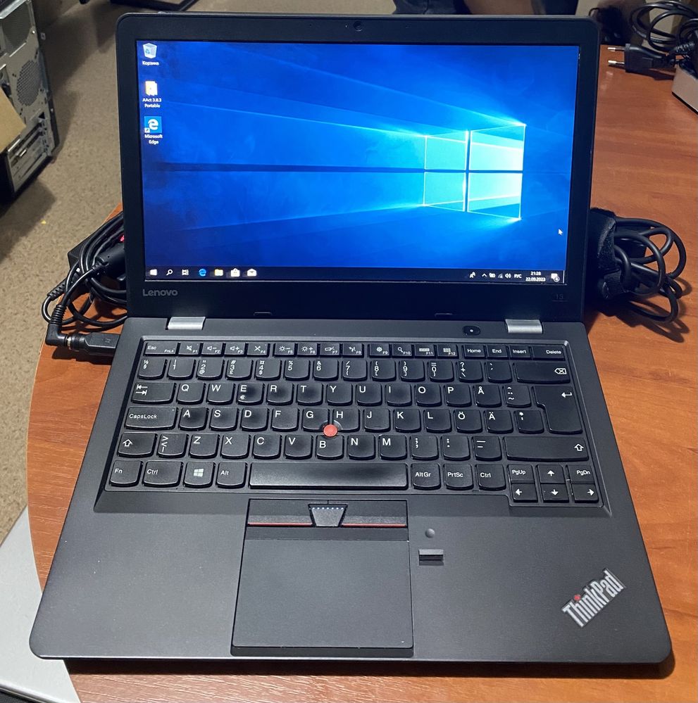 Lenovo 13 13.3"/i5-6/ 8GB RAM/256GB SSD! m3975