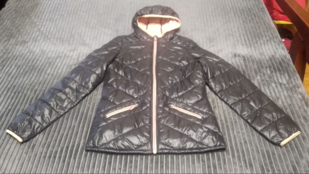 Фирменная стеганная куртка размер М
