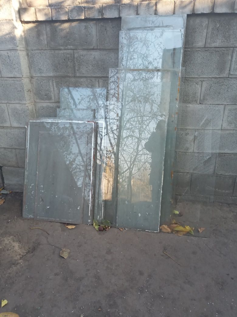 Продам оконное стекло