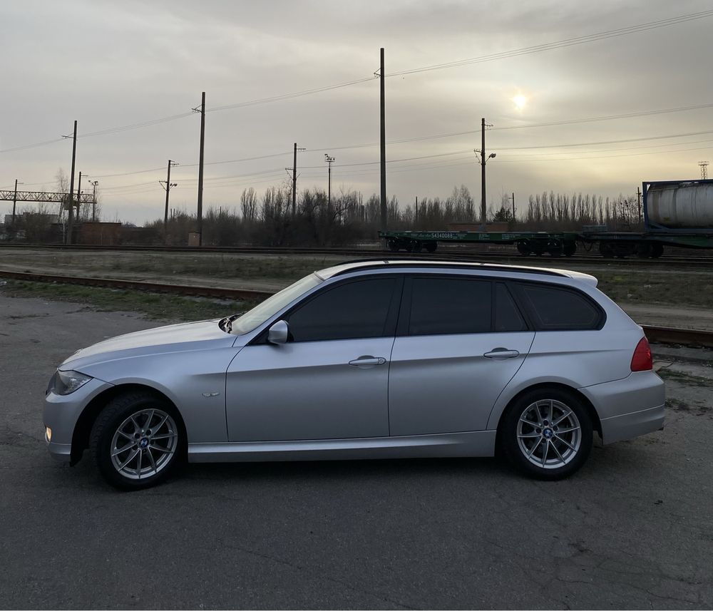 Продам BMW 3-series E91 2.0d