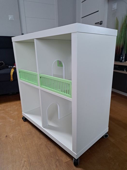 Sprzedam domek dla lalek na kółkach