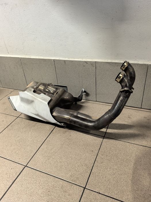 Aprilia 660 tuono rs tłumik wydech kolektor