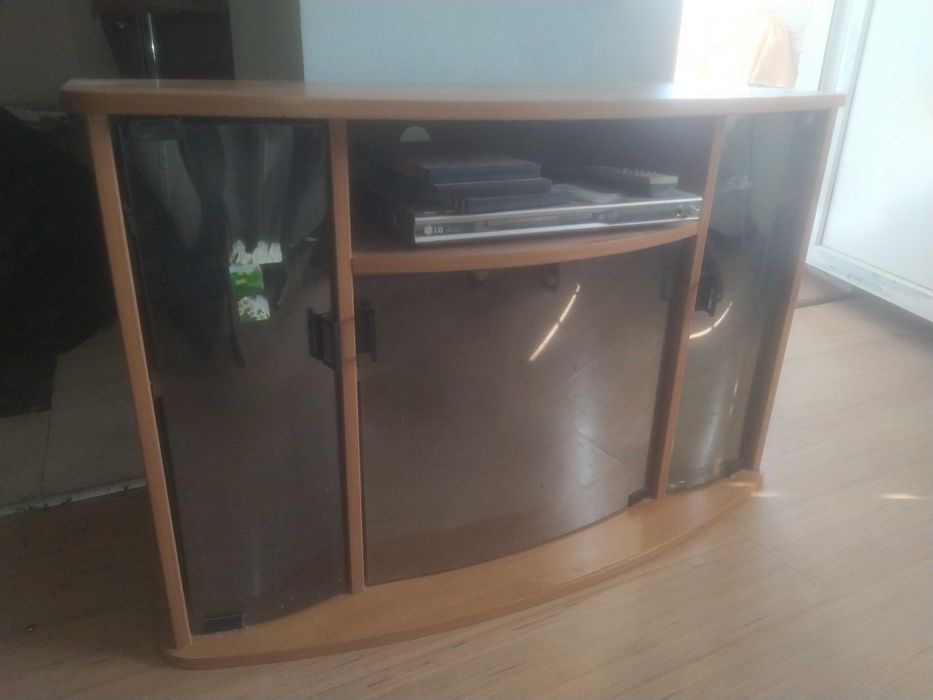 Лестница Библиотечная 115 см и Тумба тонированные стекла телевизионная