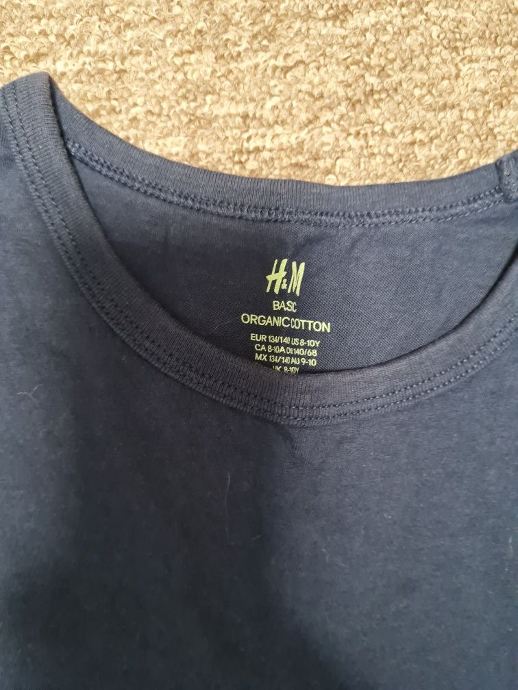 дві футболки H&M  на 8-10 років
