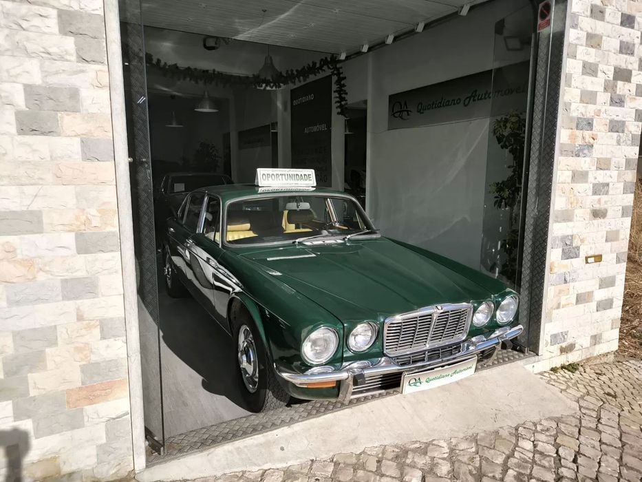Jaguar XJ