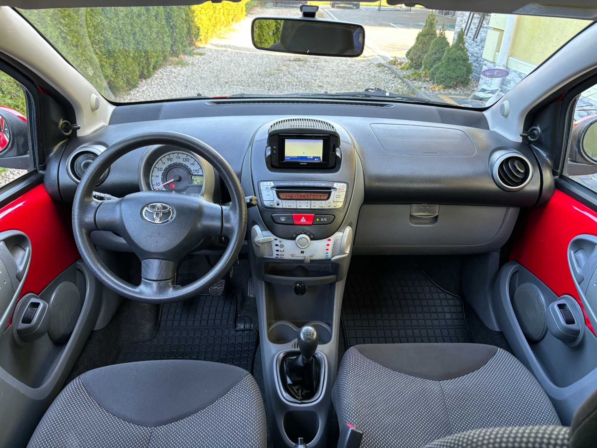Toyota Aygo 1.0 Benzyna 4d 68km 2011r 92 tys km Navi Klima Elekt Warto