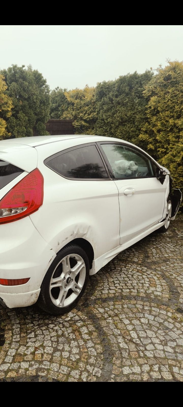 Fiesta st mały przebieg.