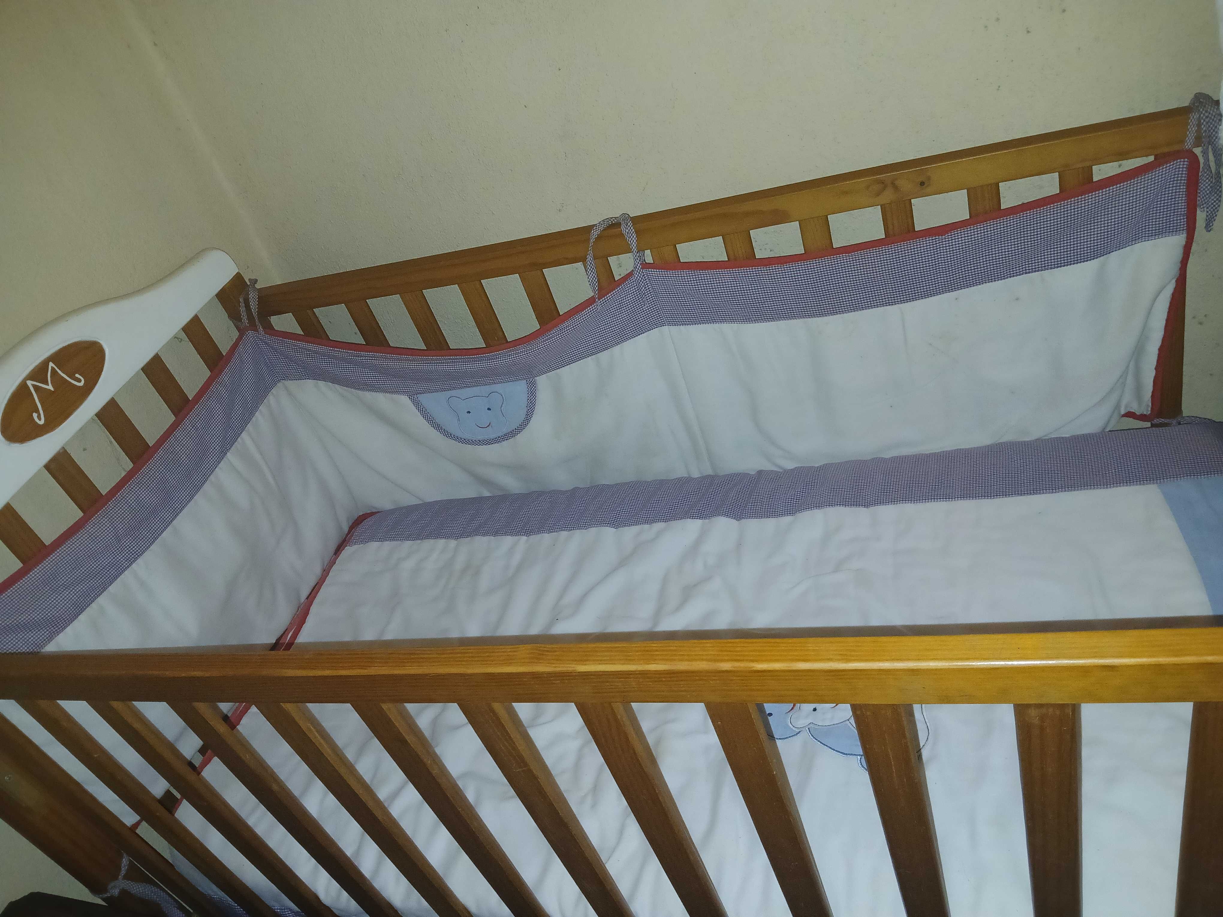 Cama para bebê óptimo estado