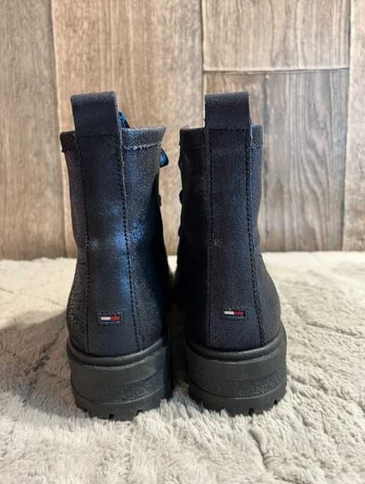 Botki damskie Tommy Hilfiger Metallic Cleated Lace Up Boot 38
