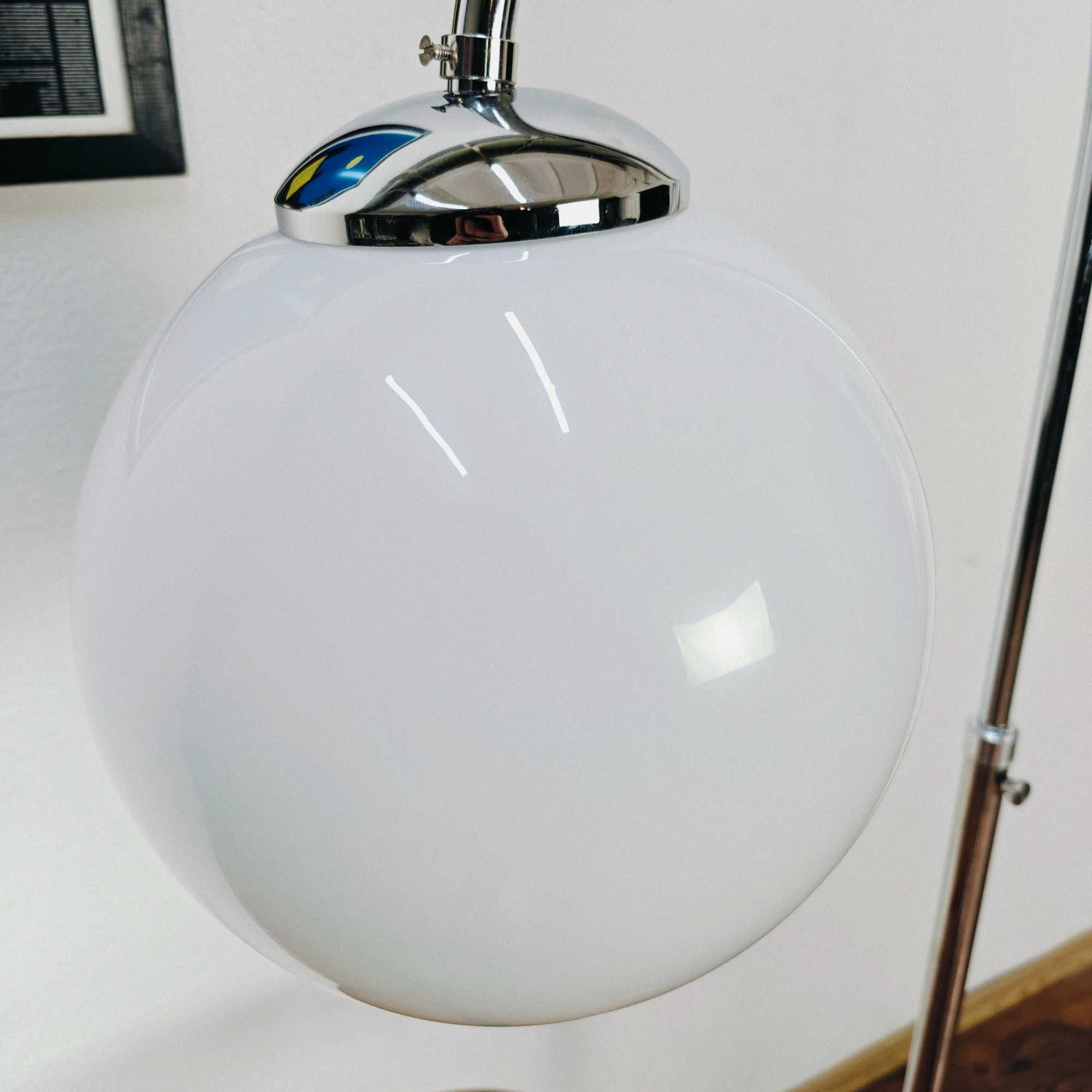Lampa stojąca, podłogowa Chrom Orzech Klosz Kula styl Art Deco Bauhaus
