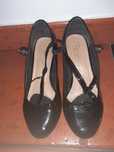 Sapatos pretos vintage