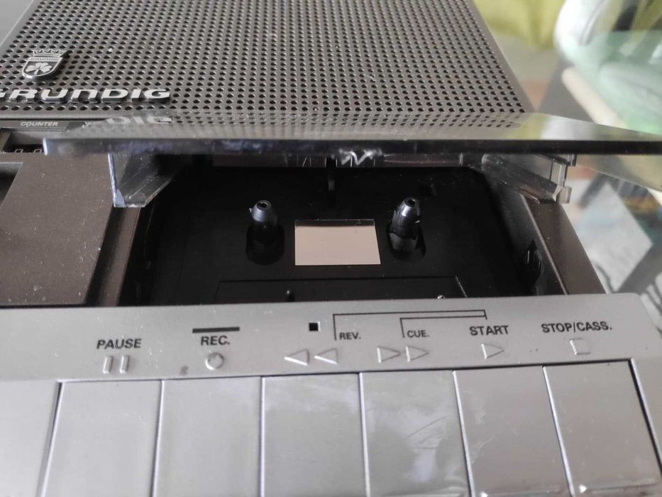 Leitor/Gravador de cassetes Grundig CR 560