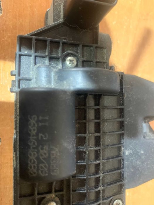 Замок задньої ляди кляпи Peugeot 3008/5008