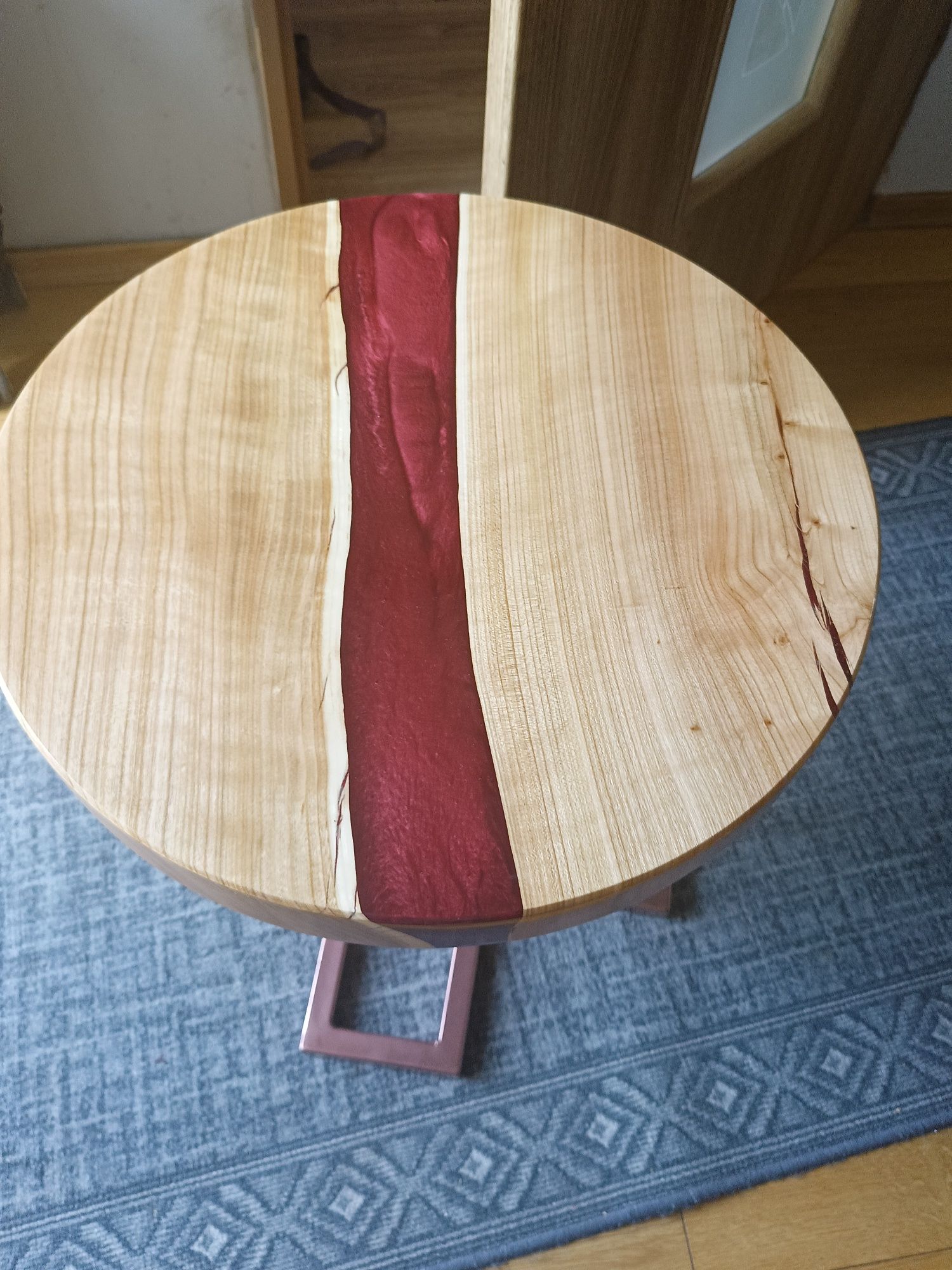 Stół drewniany żywica