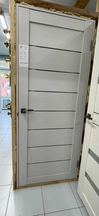 Не дорогі двері зі скритим монтажем