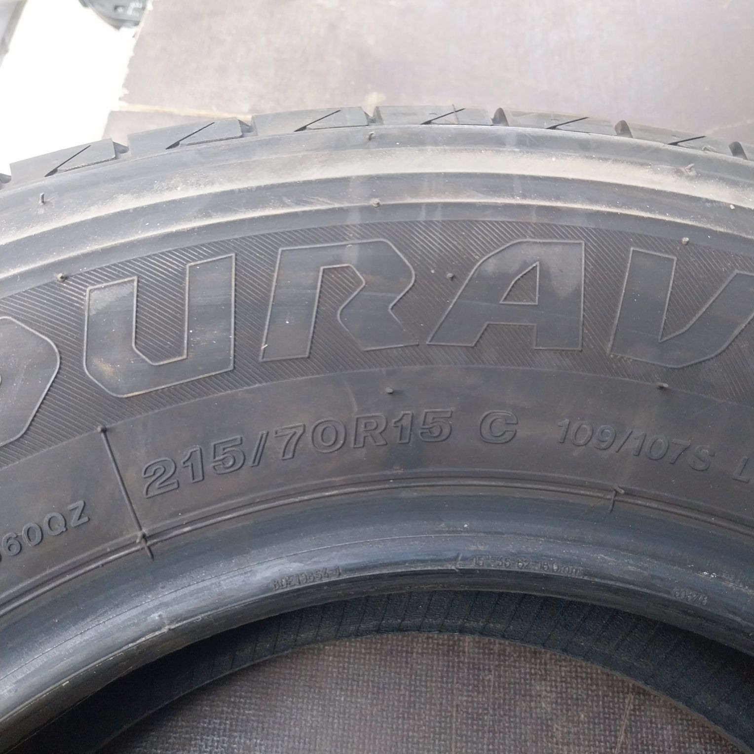 Sprzedam  opony letnie 215/70/r15 C